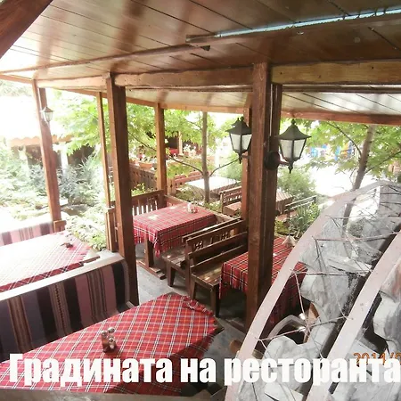 Hotel Megdana 2*